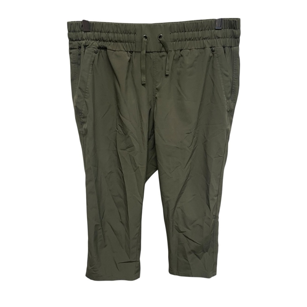 Champion women’s activewear pants capris sage green size large